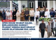 Usai Salat Id di Desa Laluin, Wabup Halsel Lanjut Open House Bersama Masyarakat