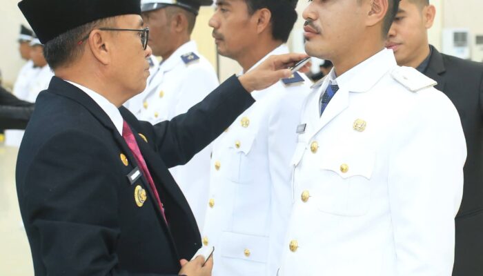 Aksen Aiba Resmi Dilantik Bupati Halteng sebagai Kepala Desa Sosowomo, Pemimpin Ramah dan Toleran